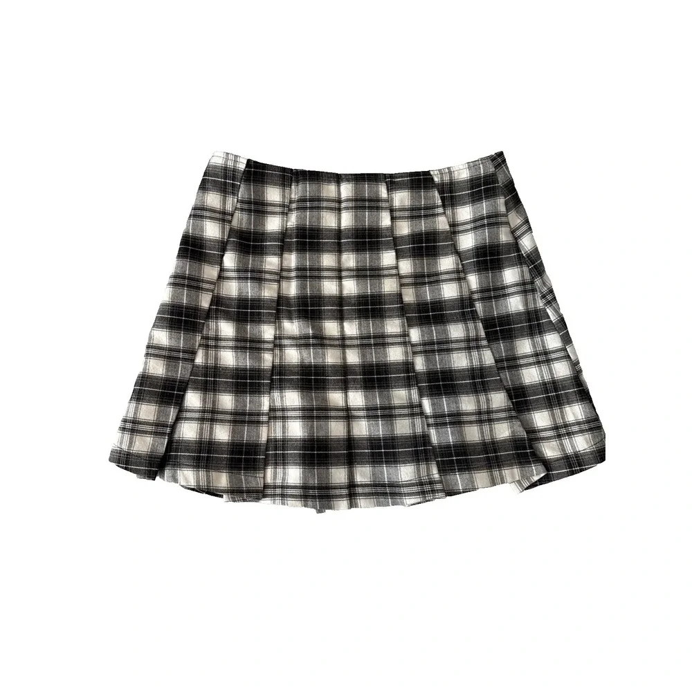 Forever 21 Black White Plaid Pleated Mini Skirt M Schoolgirl Academia Preppy - Picture 2 of 10